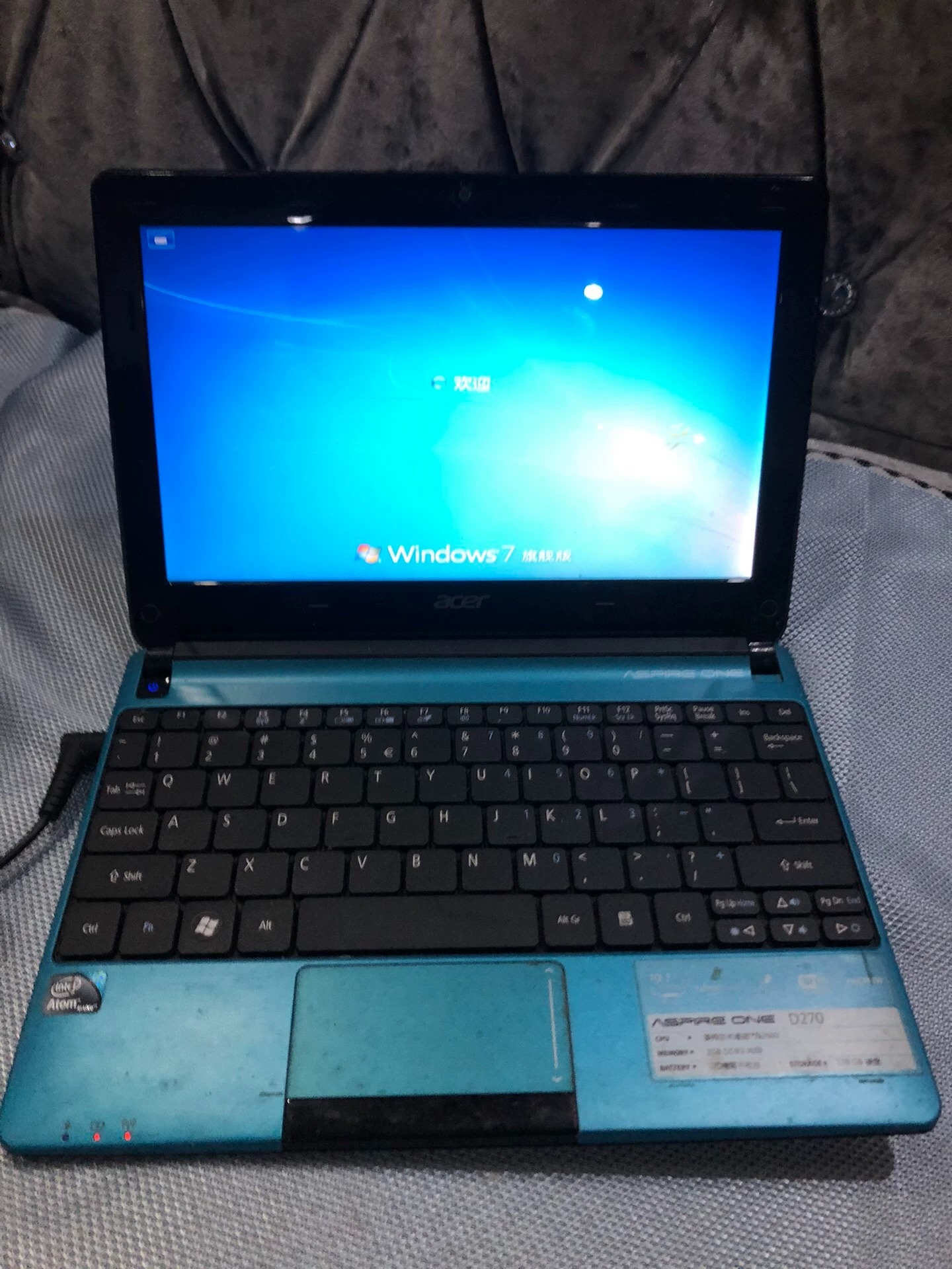 宏基 Acer Aspre One D270便携式笔记本,上网本,英特尔n2600处理器,2g运行内存,320g机械硬盘。电池不耐用,带原装电源。整体成色较差, 宏基 Acer Aspre One D270便携式笔记本,上网本,英特尔n2600处理器,2g运行内存,320g机械硬盘。电池不耐用,带原装电源。整体成色较差,